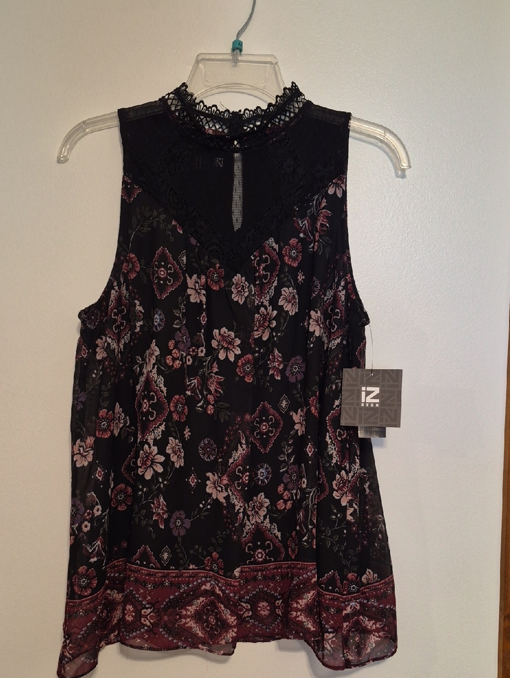 NET Iz Byer Black Floral Lace-Trim High-Neck Sleeveless Camisole SZ L